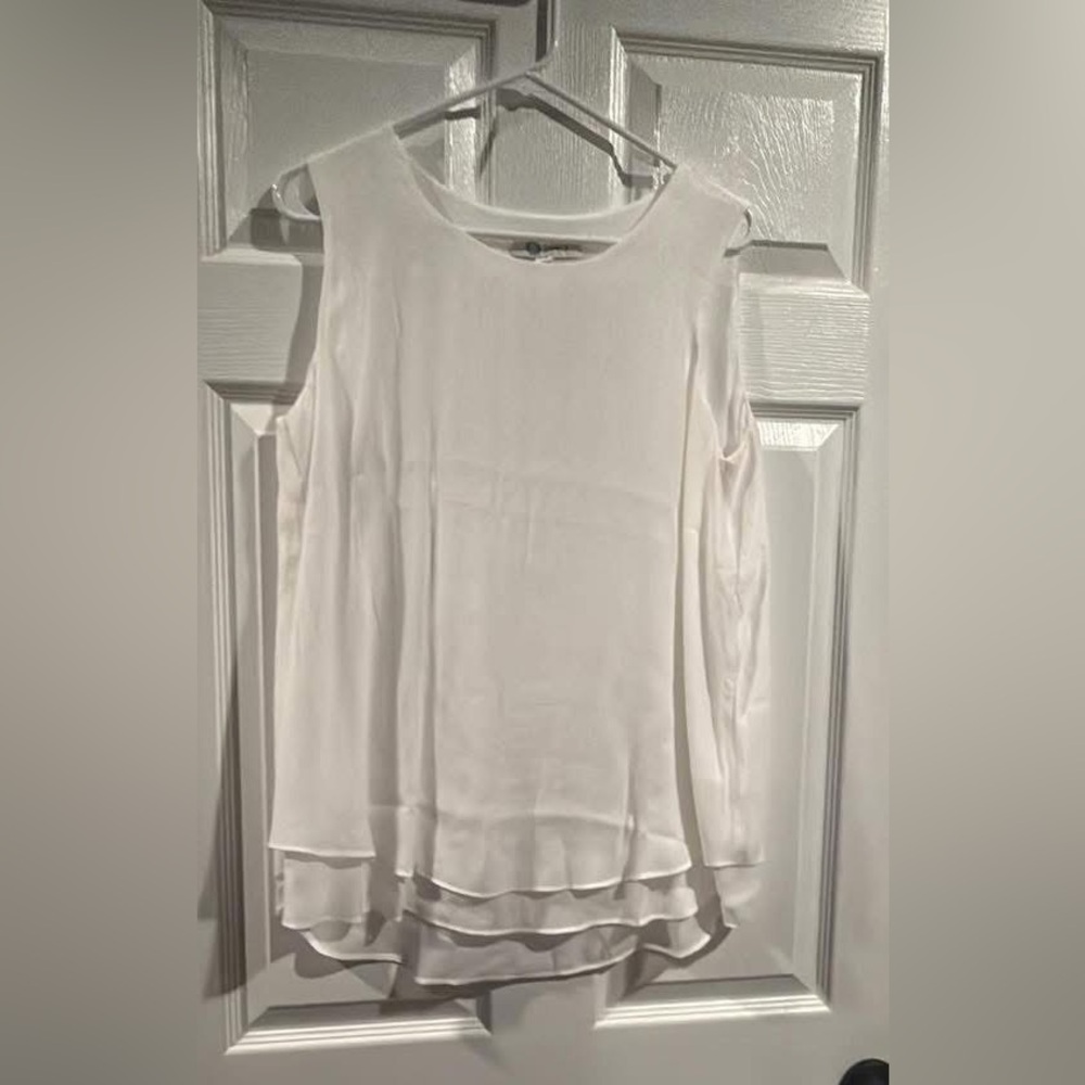 Chic Layered White Sleeveless Blouse